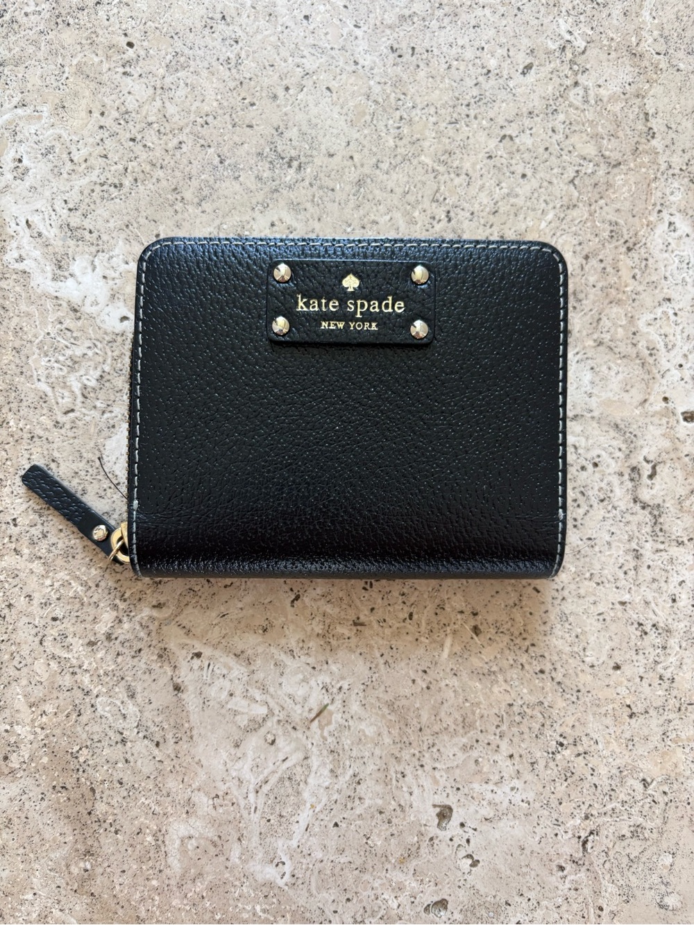 kate spade black pebbled leather zip wallet with gold logo